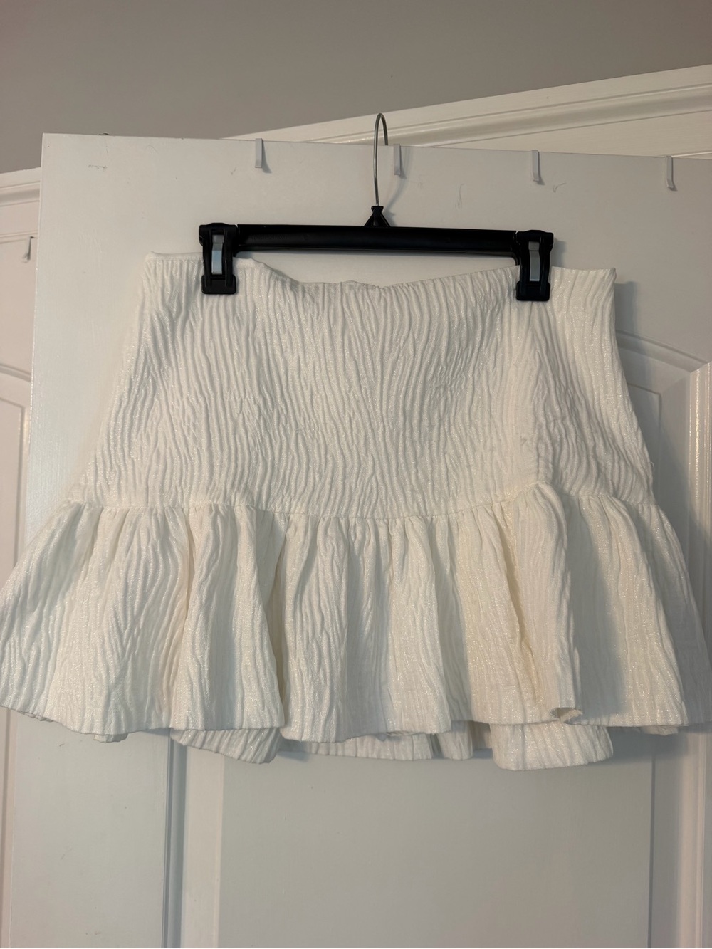 Women's White Textured Ruffle Mini Skirt